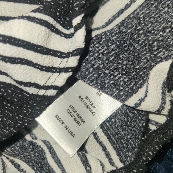 Sadie & sage black/cream striped cropped blouse size medium - Picture 4 of 5